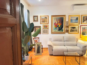 Comfy Vatican Hideaway
